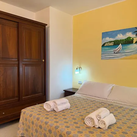 Punta Sottile 150 Mt Dalla Cala Francese Aparthotel