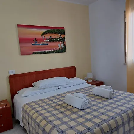 Punta Sottile 150 Mt Dalla Cala Francese Aparthotel Lampedusa