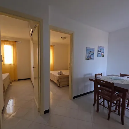 Aparthotel Punta Sottile 150 Mt Dalla Cala Francese