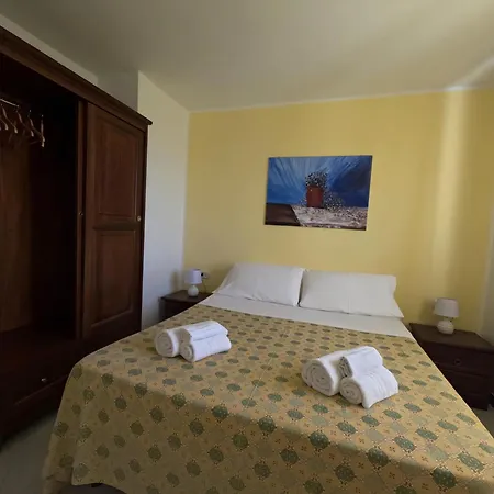 Punta Sottile 150 Mt Dalla Cala Francese Aparthotel