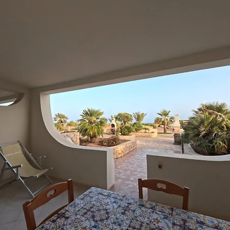 Aparthotel Punta Sottile 150 Mt Dalla Cala Francese Lampedusa