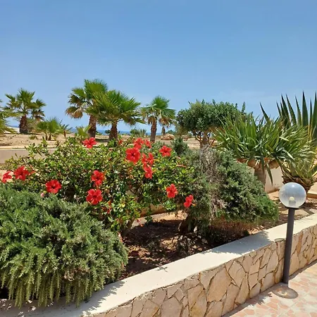 Aparthotel Punta Sottile 150 Mt Dalla Cala Francese *