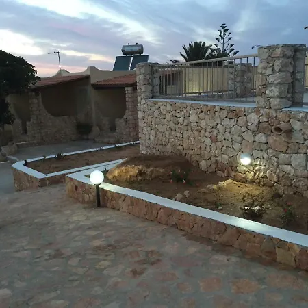 Aparthotel Punta Sottile 150 Mt Dalla Cala Francese Lampedusa